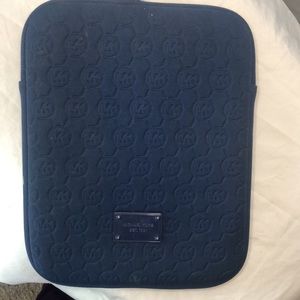 MICHAEL KORS Blue tablet case.